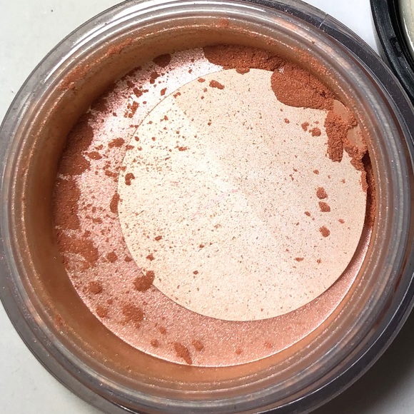 BARE MINERALS FOUNDATION - Picture 6 of 8